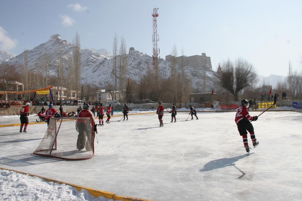 Travellers House Hotel Leh Kültér fotó